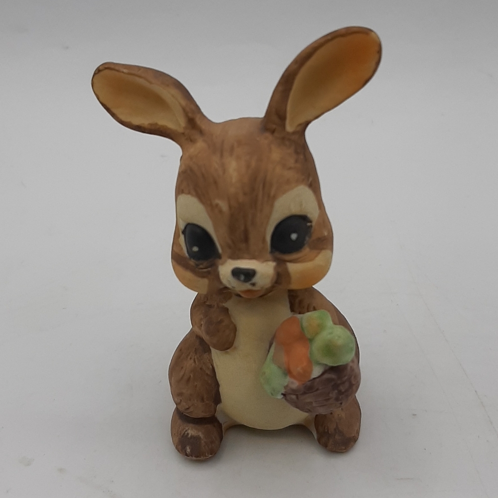 VTG Adorable Ceramic Easter Bunny Large Eyes & Basket 2 7/8" Tall Hand Painted